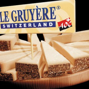 Швейцарский сыр грюйер фото