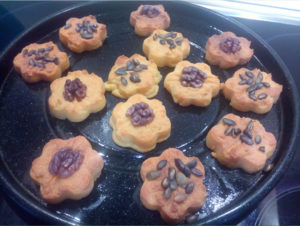 Кукурузное печенье с орешками и семечками тыквы