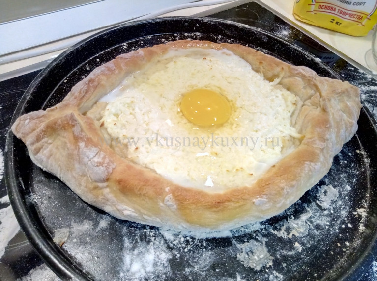 Хачапури лодочка с яйцом рецепт с адыгейским сыром