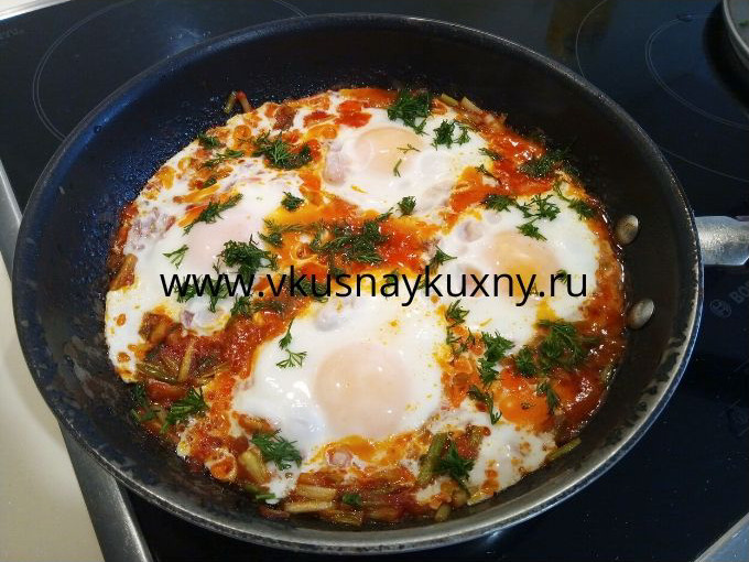 Жареная черемша с яйцами рецепт с томатной пастой