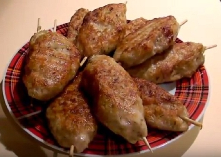 Люля кебаб блюдо из курицы
