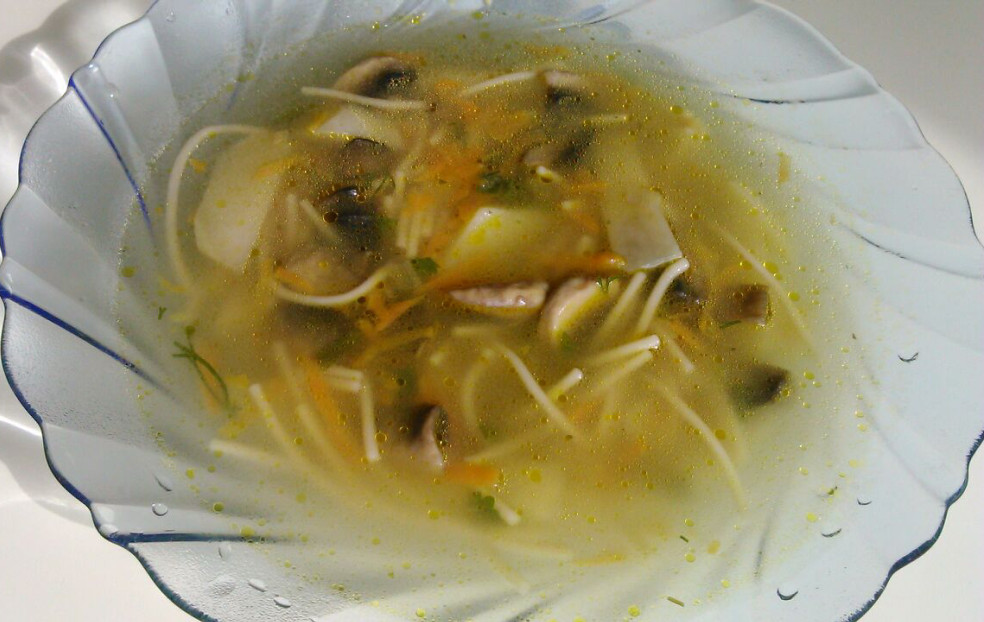 Как варить суп с вермишелью и картошкой и грибами