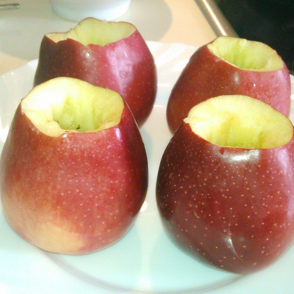 Печеное яблоко в микроволновке рецепт с фото