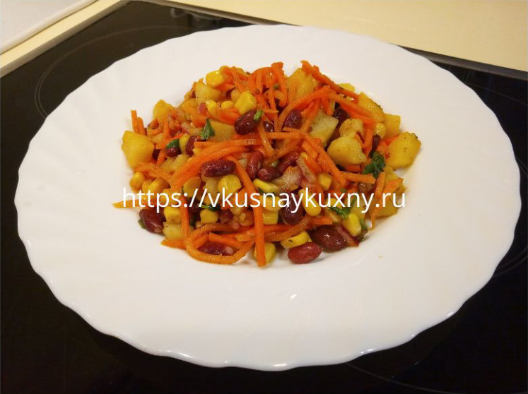 Салат с фасолью и корейской морковью с кукурузой
