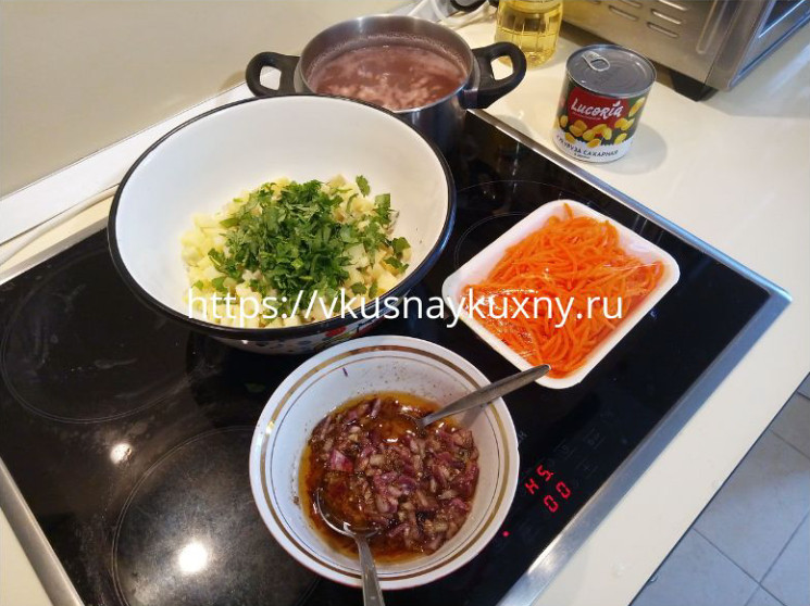 Салат с корейской морковкой и фасолью с кукурузой