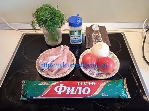 Рецепт пирожков с курицей, луком и помидорами