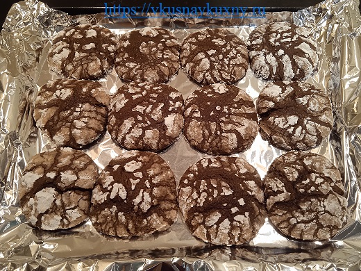 Рецепт шоколадного печенья с трещинками в духовке вкусный